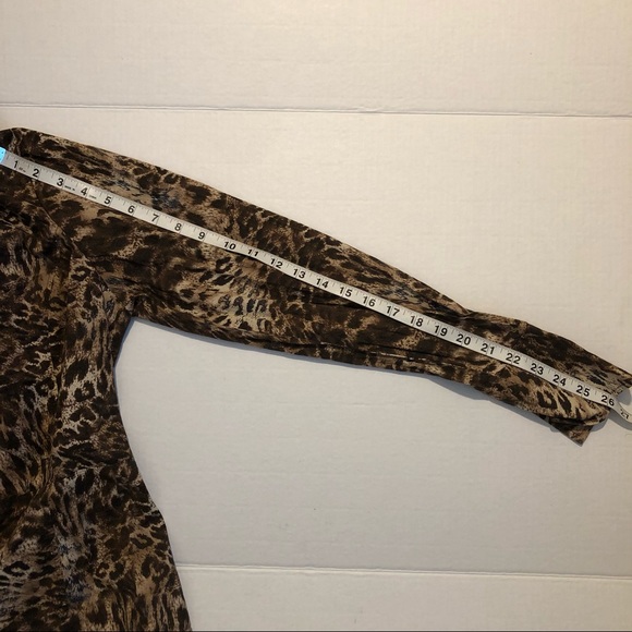 Womens button down Leopard print top size medium - Picture 7 of 7
